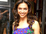 Deepika padukone hot 320x240 2009 07 15
